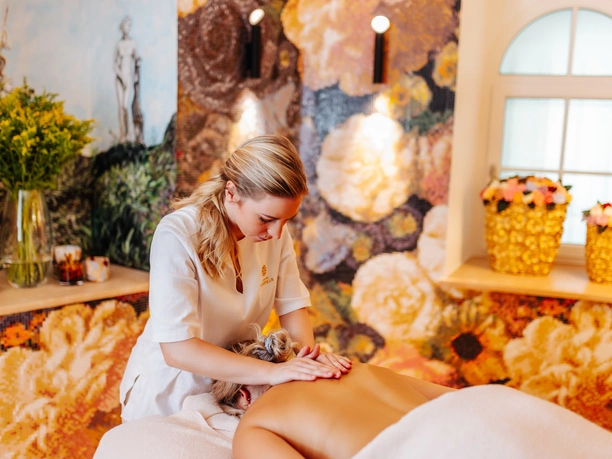 Massage in a blooming sea of Bisazza flowers