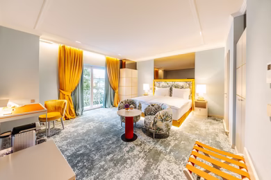 Wohnbespiel Doppelzimmer mit Balkon und Seeblick