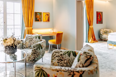 Seefels Art Hubert Schmalix Walter Schmögner in der Wörthersee Suite 