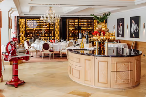 Restaurant im künstlerischen Ambiente