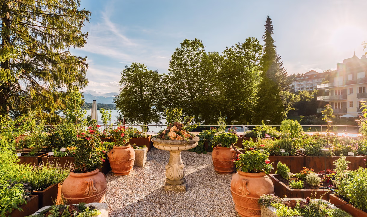 Kräutergarten im privaten Seefels Schlossgarten 