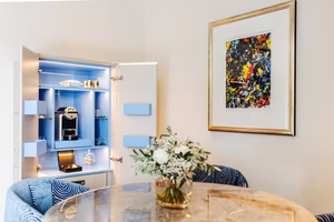 Seefels Art Sam Francis in der Park Suite